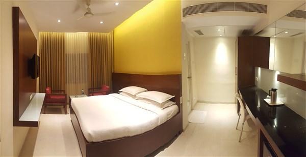 Gayathri Hotels Tiruppur Exterior photo