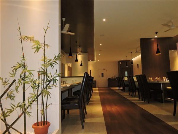 Gayathri Hotels Tiruppur Exterior photo